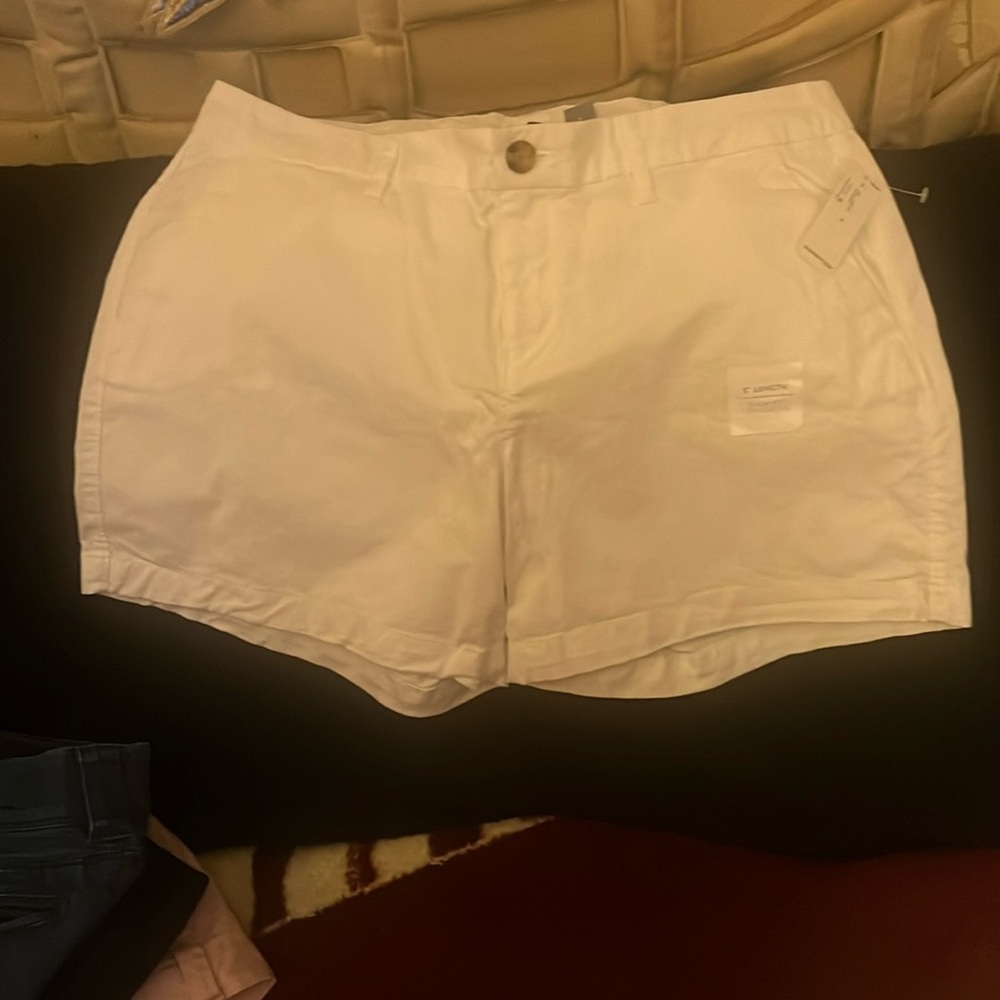 Ladies white casual dress shorts.